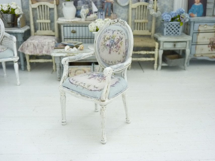 Miniature : Fauteuil Louis XVI, Roses Aubusson, Maison de Poupée