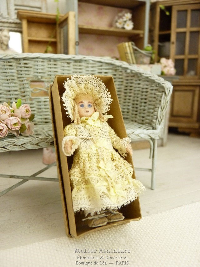 Thumbnail: Miniature Bebe Jumeau style, 5,5cm 2.16'', French Doll, Old Lace, Dollhouse