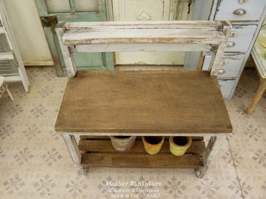 Thumbnail: Table de Rempotage + 3 pots en terre cuite, Jardin Miniature, Échelle 1/12