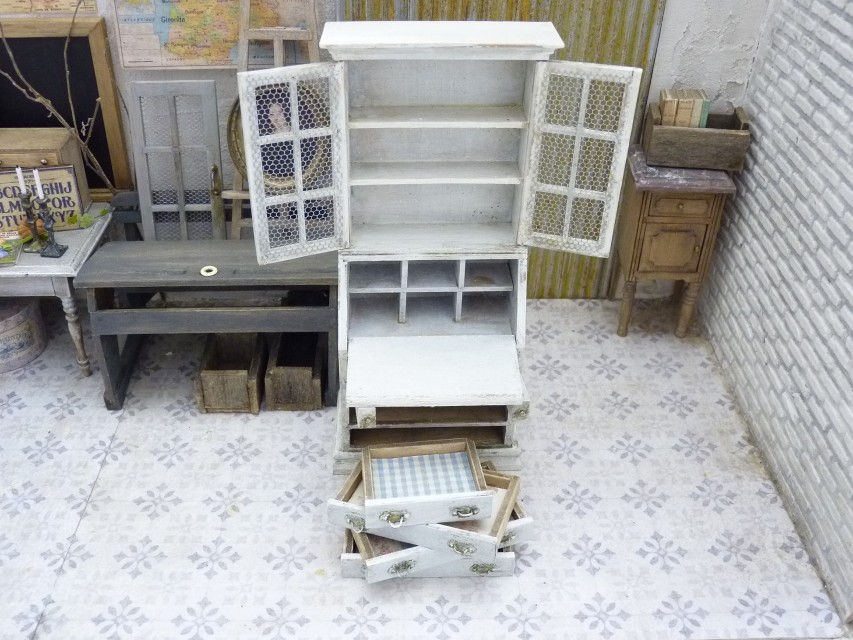 Thumbnail: Bureau Bibliothèque Shabby Chic, Miniature en bois, Maison de Poupée, 1/12