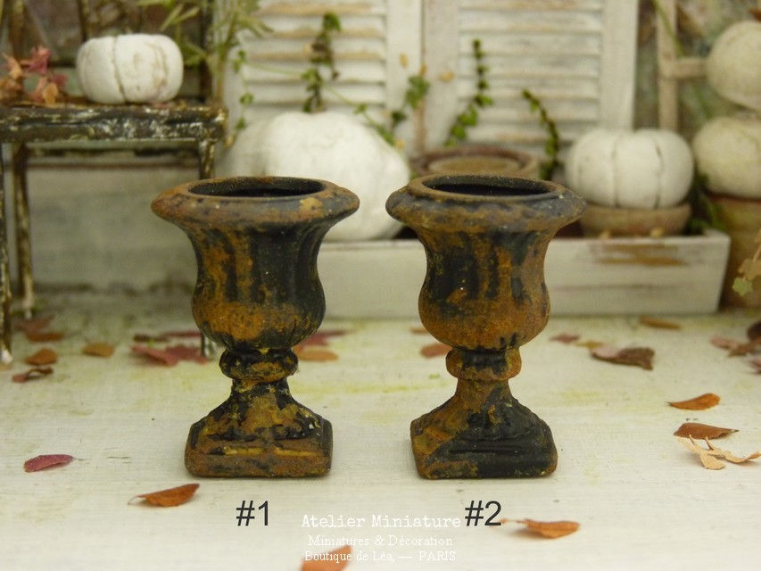 Thumbnail: # 2 - Coupe Médicis, Miniature en Plâtre, Noir Rouillé, Maison de Poupée, 1/12