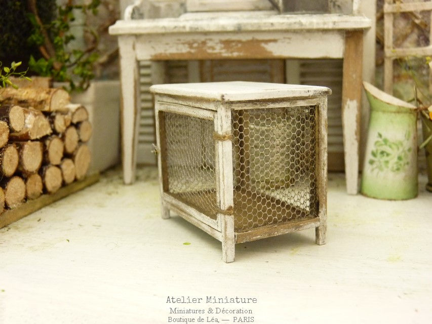 Miniature : Garde-Manger Miniature en Bois, Maison de Poupée, Échelle 1/12