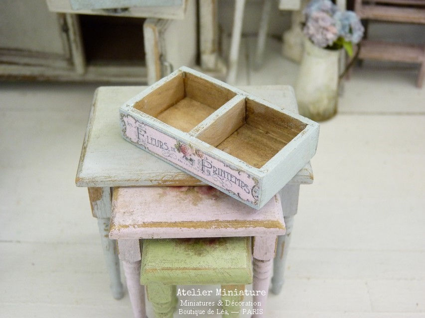 Miniature : Petit Plateau miniature en bois, Maison de Poupée, Échelle 1/12