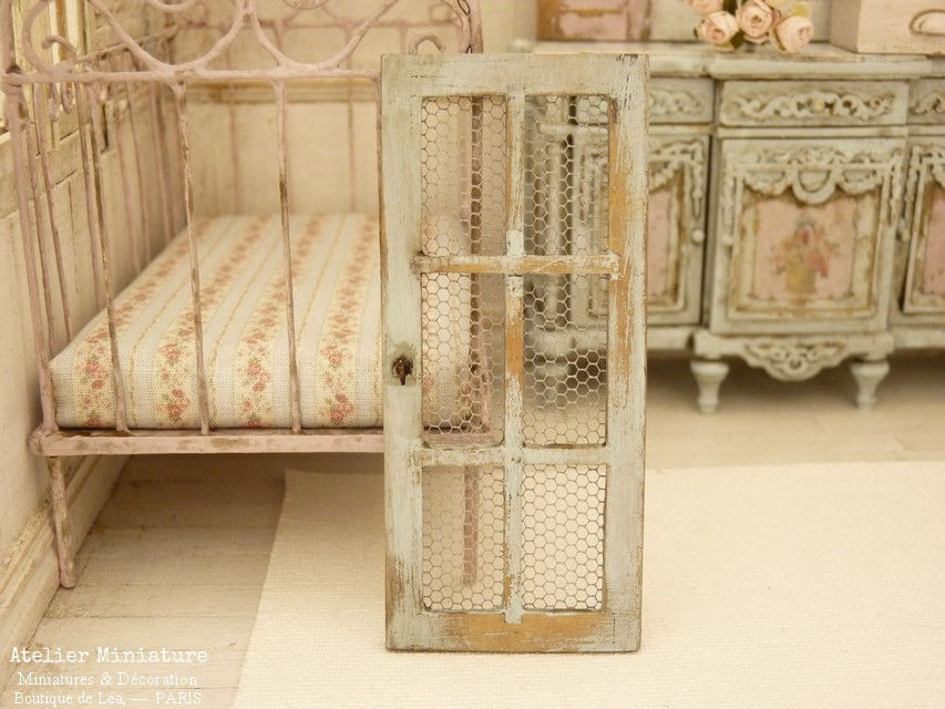 Thumbnail: Petit Cadre de Porte, Bois Grillagé, Maison de Poupée, Shabby Chic