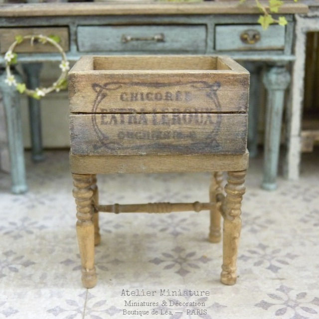 Porte-Plante Miniature en Bois, Échelle 1/12