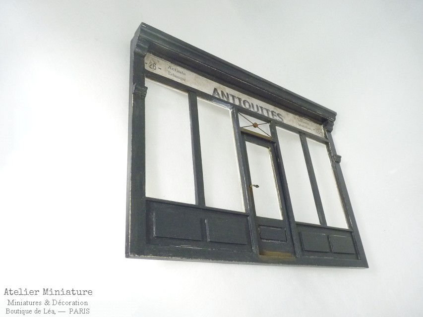 Miniature : Façade de Boutique Parisienne, ANTIQUITÉS, Miniature en Bois, Échelle