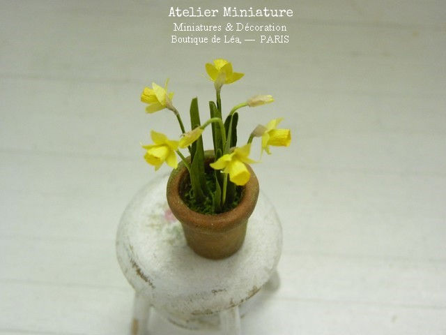 Thumbnail: Pot de Jonquilles Miniatures, Maison de Poupée, 1/12