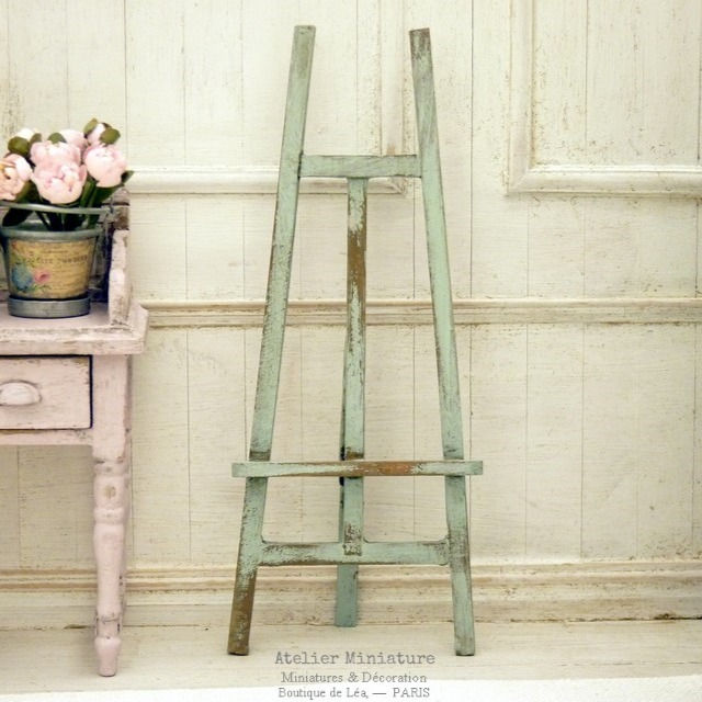 Chevalet Miniature en Bois, Shabby Vert Gustavien, Échelle 1/12