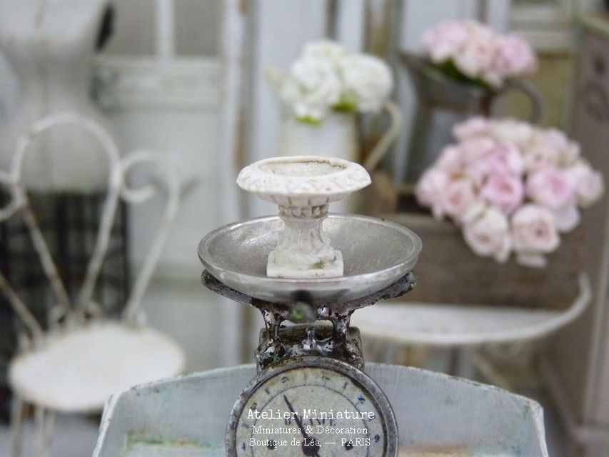 Échelle 1/24 - Coupe Médicis Miniature en Résine, Maison de Poupée