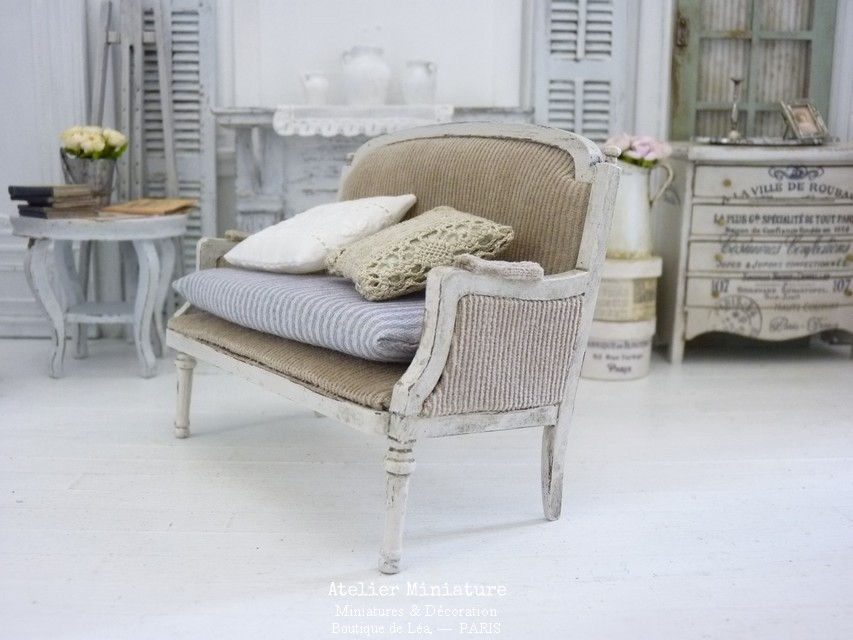 Miniature : Sofa Louis XVI, Campagne Chic, Maison de Poupée, Échelle 1/12