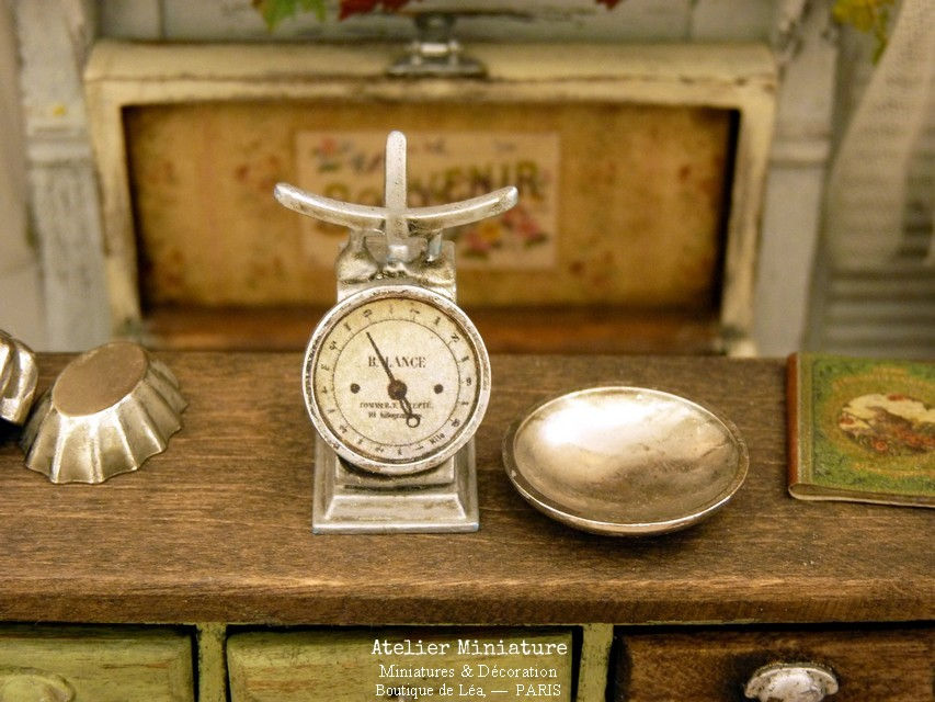 Thumbnail: Balance de Cuisine Vintage en Métal, Shabby Industriel, Maison de Poupée