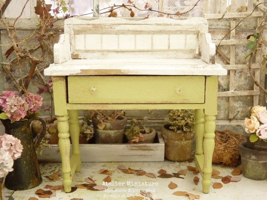 Thumbnail: Table de Toilette Rétro, Mobilier de Maison de Poupée, 1/12