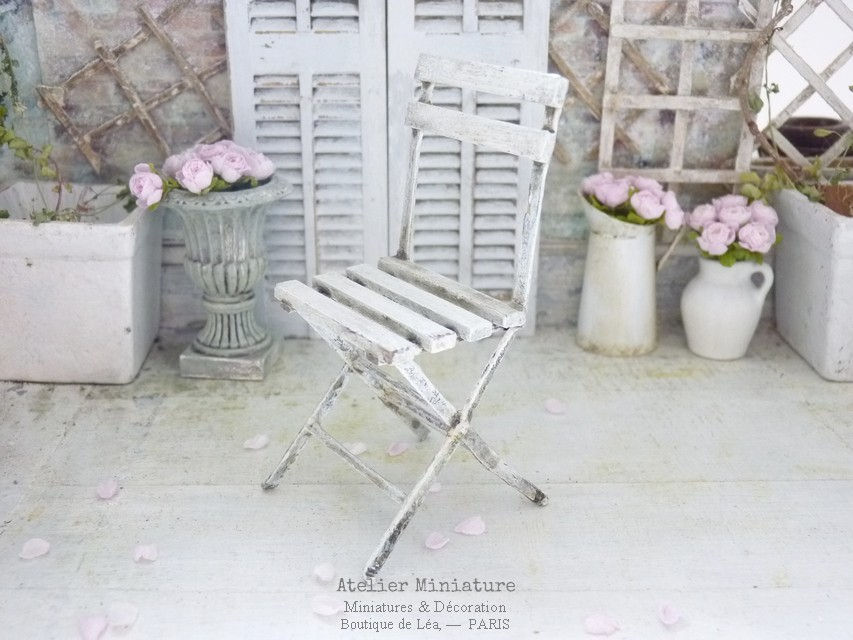 Thumbnail: Chaise de Jardin Shabby, Miniature en Bois, 1/12