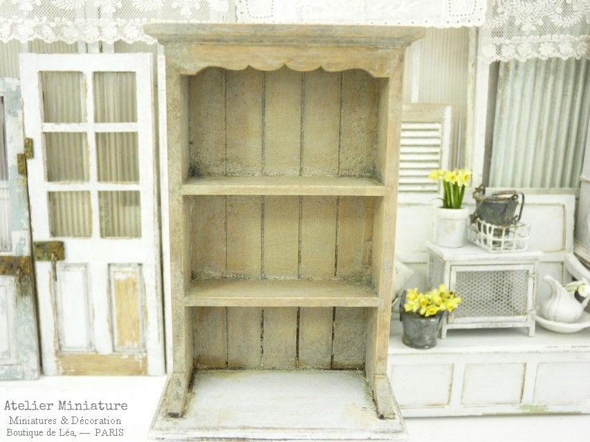 Miniature : Vaisselier Miniature en Bois, Shabby Chippy Blanc, Maison de Poupée 1/12