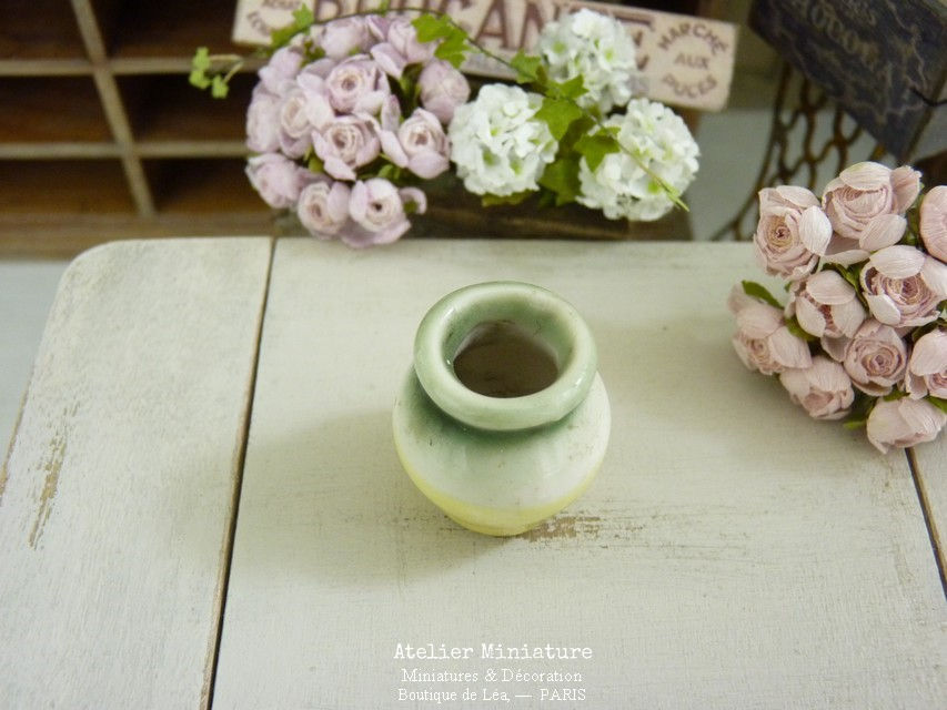 Miniature : Vase en Céramique Vernissée Miniature, Jaune et Vert, Maison de Poupée