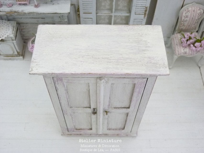 Thumbnail: Armoire Lingère Bicolore, Miniature en Bois, Maison de Poupée, 1/12