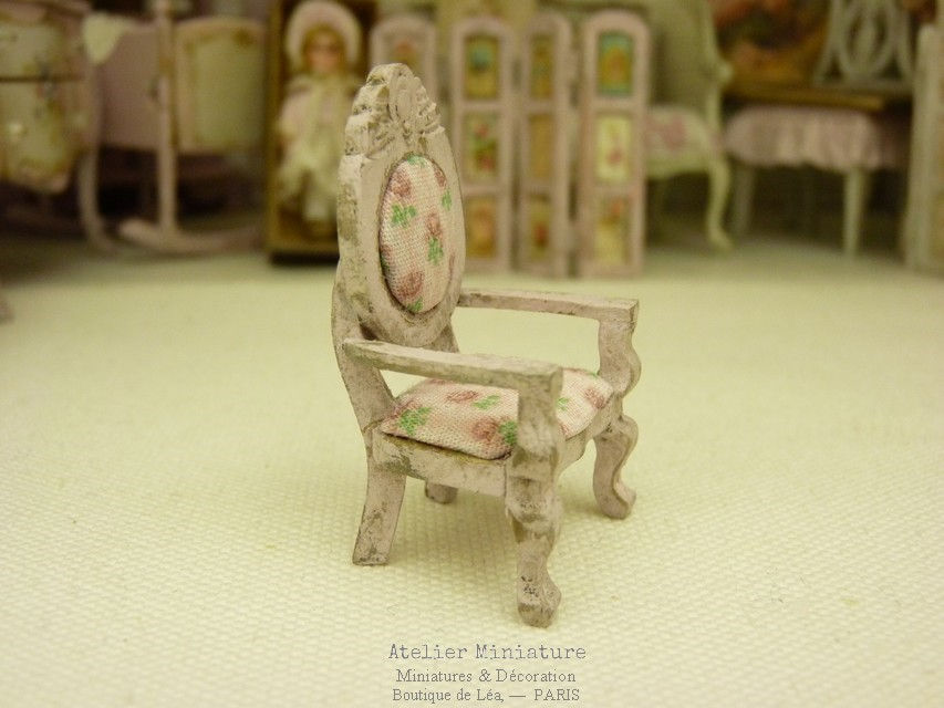 Miniature : Fauteuil Rose Pâle, Échelle 1/24, Miniature en bois, Maison de Poupée