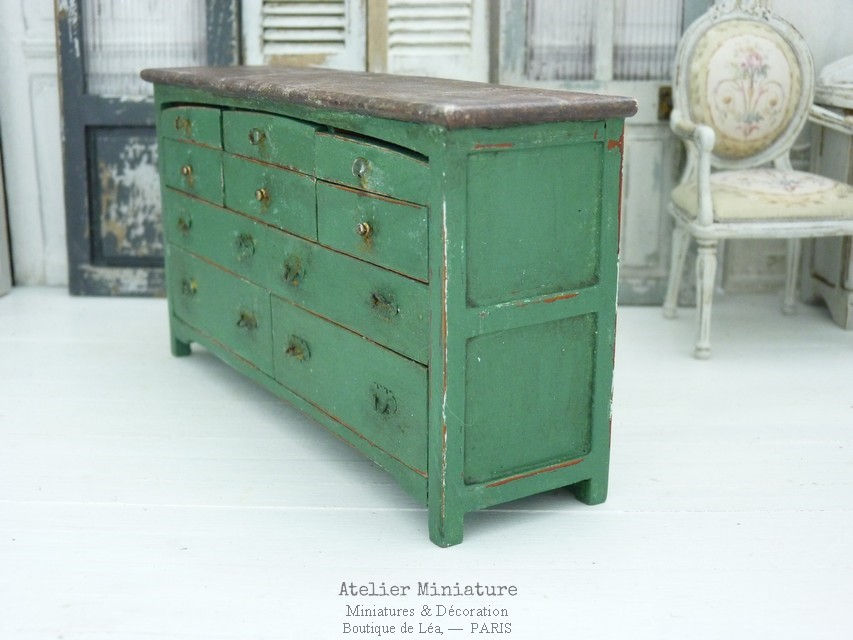 Thumbnail: Commode Miniature en Bois, Maison de Poupée, Échelle 1/12