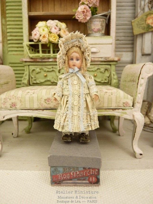 Thumbnail: Miniature doll, 5.5cm 2.16 '', Kammer & Reinhardt style, Green toile de Jouy