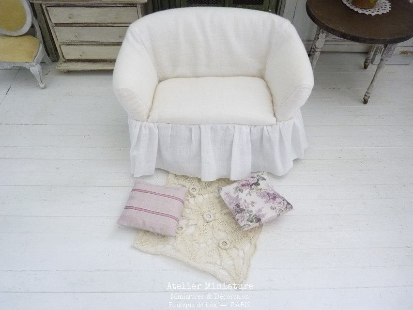 Thumbnail: Canapé Carpaud Shabby Chic  – Maison de Poupée – Échelle 1/12
