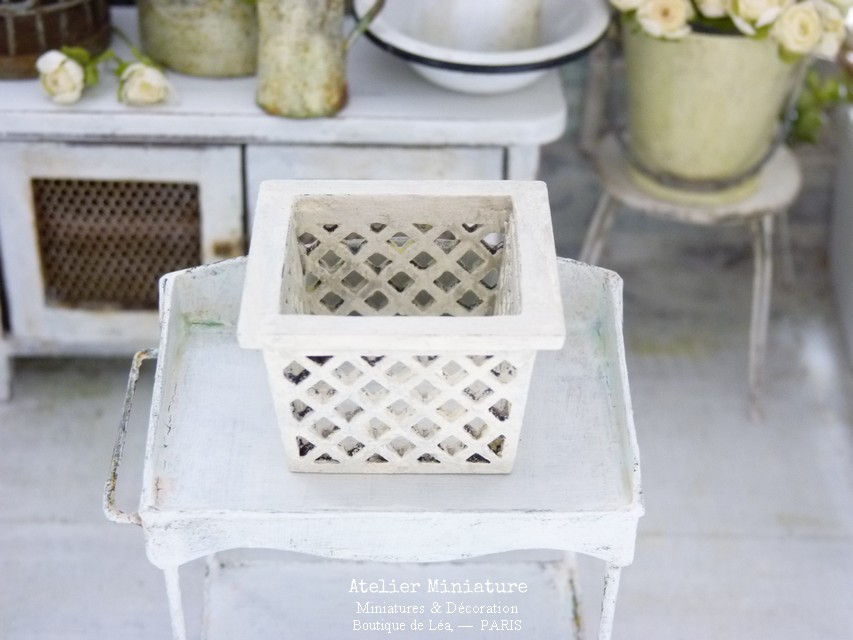 Thumbnail: Cache-Pot Miniature en Bois à Croisillons, Shabby Chic Jaune Vanille