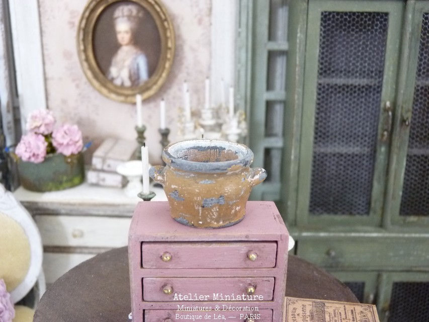 Thumbnail: Poterie Provençale Miniature, Imitation Grès Émaillé, Maison de Poupée