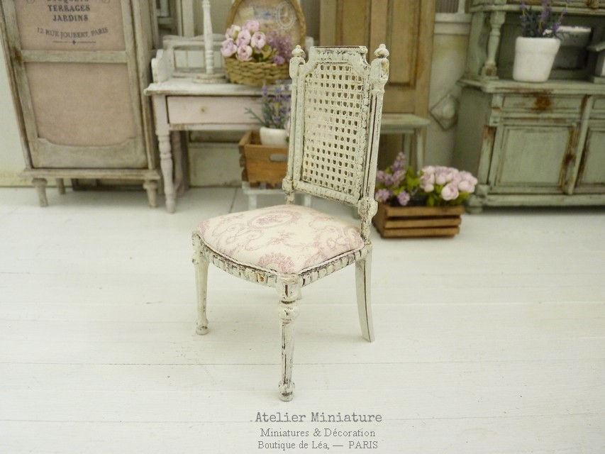 Miniature : Chaise Miniature de style Gustavien, Imitation Cannage, Blanc, 1/12