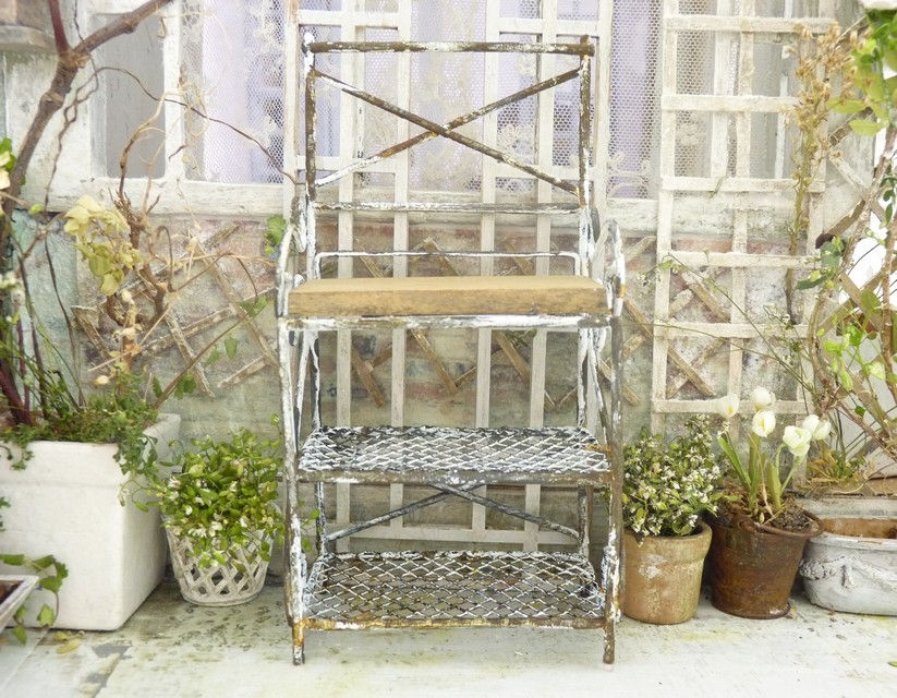 Étagère Miniature en Bois et Métal Rouillé, Maison de Poupée, 1/12