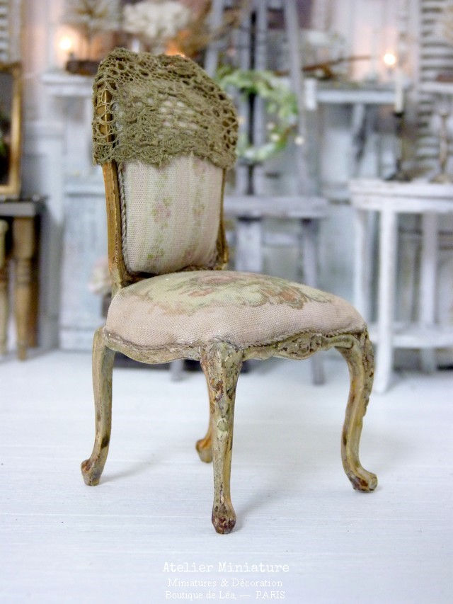 Thumbnail: Chaise Louis XV, Vieil Or, Aubusson Fané, Maison de Poupée, 1/12