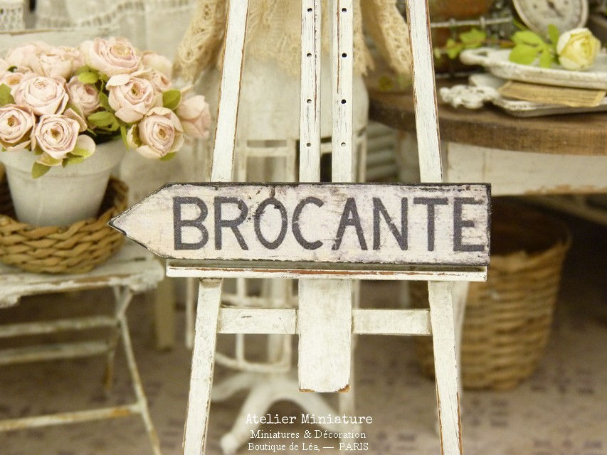 Miniature : Panneau Brocante, Miniature en Bois, Maison de Poupée, Échelle 1/12