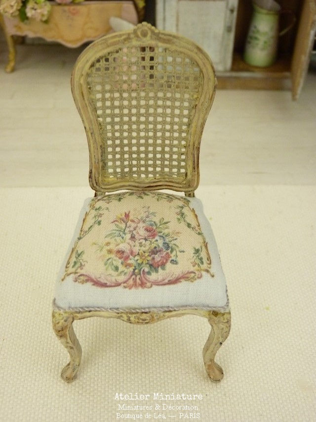 Miniature : Chaise Louis XV, Imitation Cannage, Rose Aubusson, Maison de Poupée