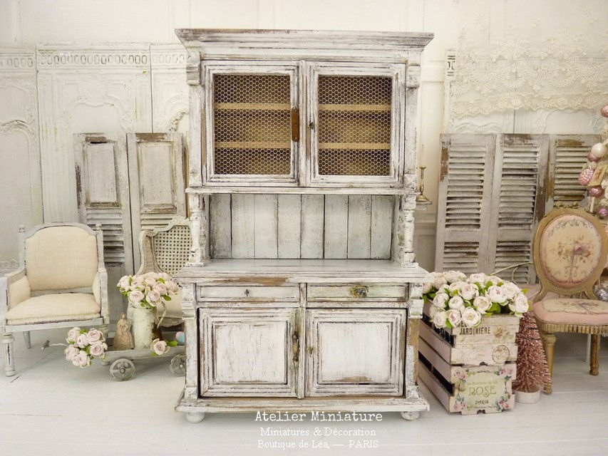 Thumbnail: Vaisselier Miniature en Bois, Chippy Shabby Blanc