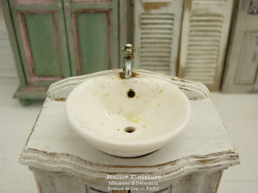 Miniature : Meuble de Lavabo Miniature en Bois, Maison de Poupée, Échelle 1/12