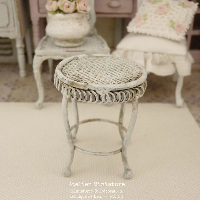 Guéridon de Jardin en Métal Blanc, Maison de Poupée 1/12