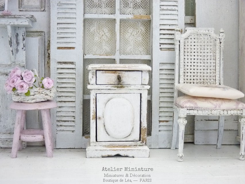 Thumbnail: Chevet Miniature, Blanc vieilli, Maison de poupée