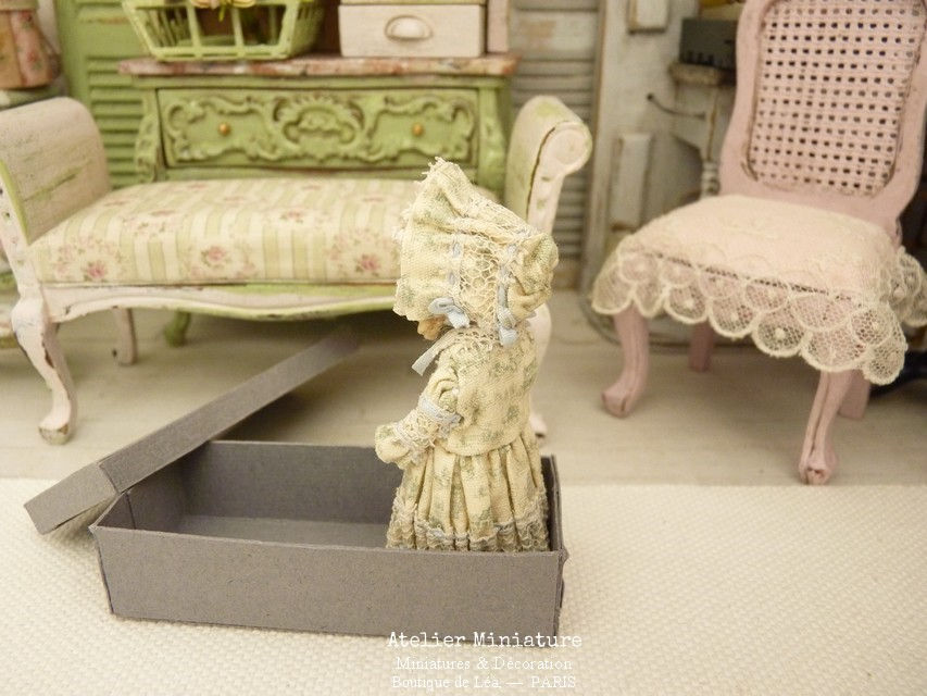 Thumbnail: Miniature doll, 5.5cm 2.16 '', Kammer & Reinhardt style, Green toile de Jouy