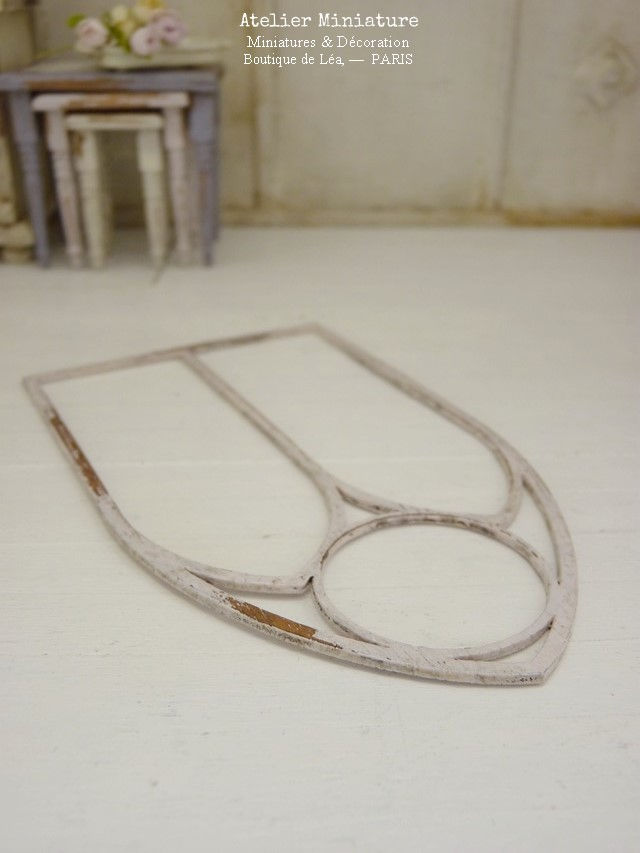 Thumbnail: ROSE PÂLE - Fenêtre Gothique Shabby Chic, Maison de Poupée, 1/12