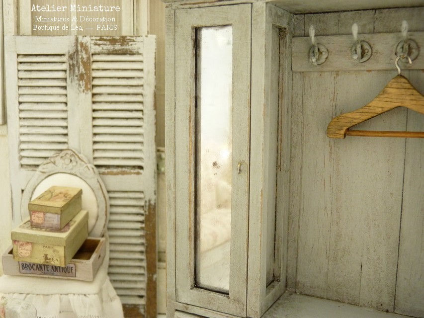 Thumbnail: Armoire Penderie Dressing, Miniature en Bois, Maison de Poupée, 1/12