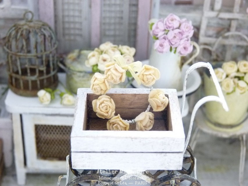 Miniature : Couronne de Roses JAUNES, Diamètre trois centimètres