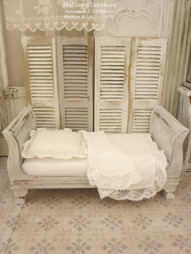 Miniature : Lit Louis-Philippe Miniature en Bois, Maison de Poupée à l'échelle 1/12