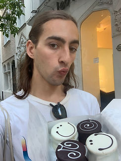 getoveryourself is a blog created by Pablo de Borman in 2023. It talks about self-love, healing and creating your dream life.