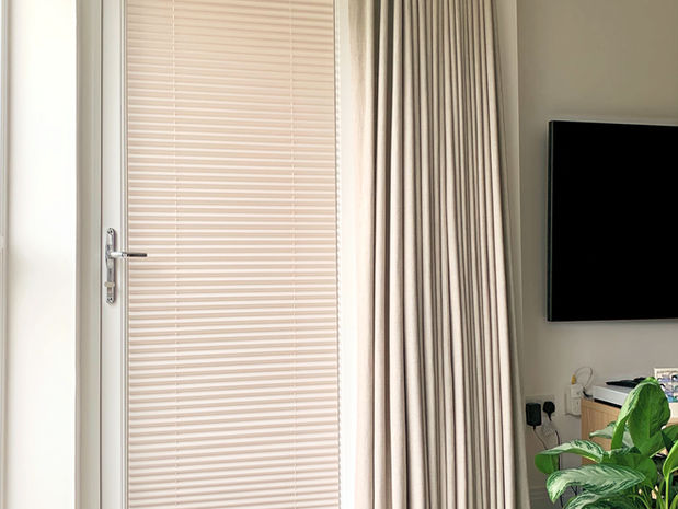Made to measure Curtains and Blinds in Maidenhead,  Windsor, Marlow, High Wycombe, Bourne End, Henley-On-Thames, Bracknell, Ascot Reading, Wokingham, Beaconsfield, Twyford, Sunningdale, Binfield, Cookham, Sonning, Wargrave, White Waltham, Slough, Datchet, Stoke Poges, Farnham Royal, Little Chalfont.   Combination of curtains and blinds. what blinds go on a door, cheap door blinds, can I put blinds with curtains.