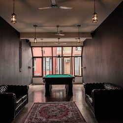 Quem aí gosta de Jogar Sinuca_ Na Devoke da Calçada das Margaridas, 84 temos uma mesa e um