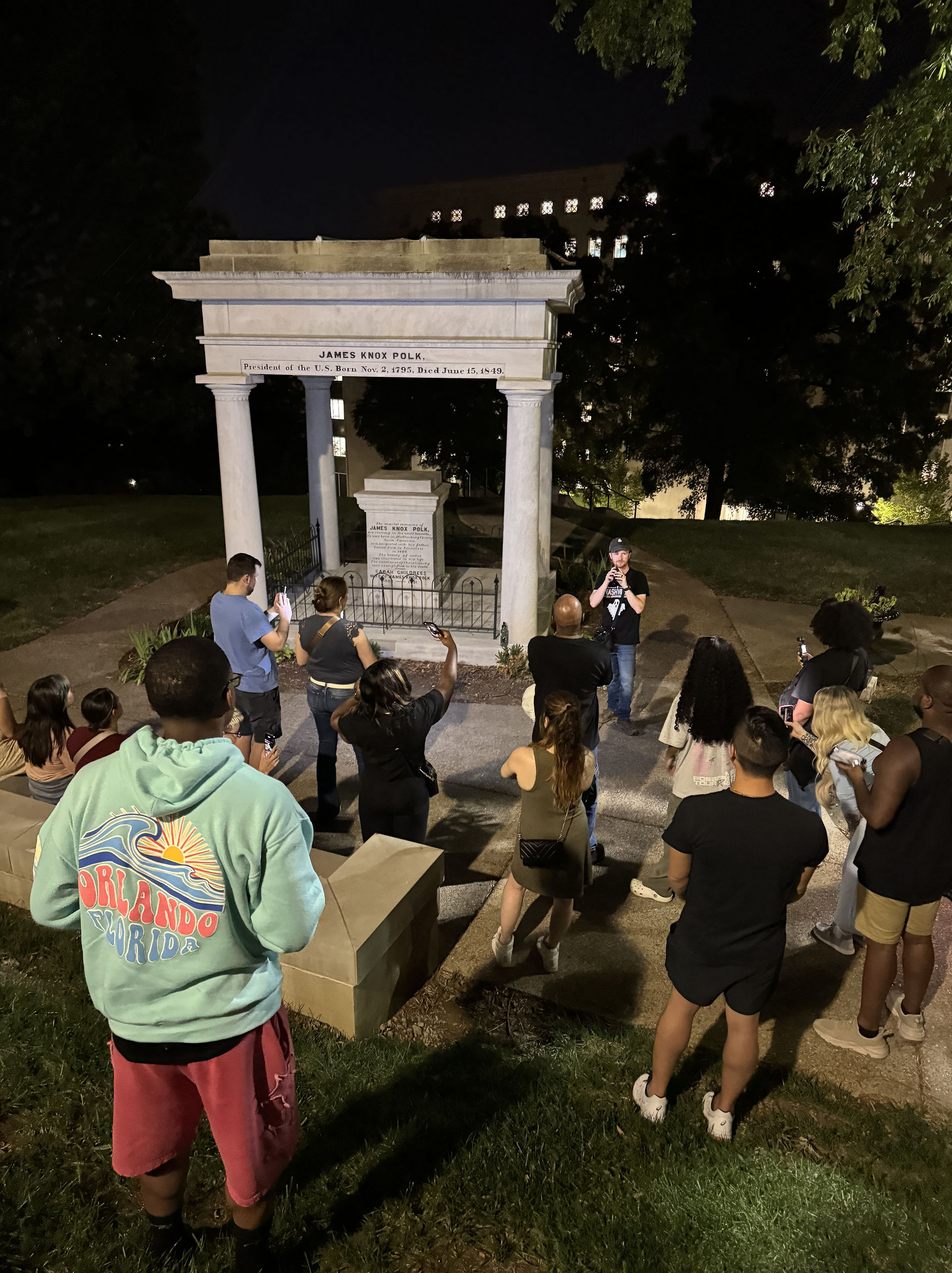 Tour guide giving a ghost tour in Nashville