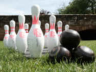 Ten pin bowling