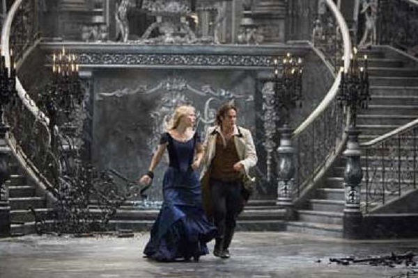 Claire Danes and Charlie Cox in "Stardust."