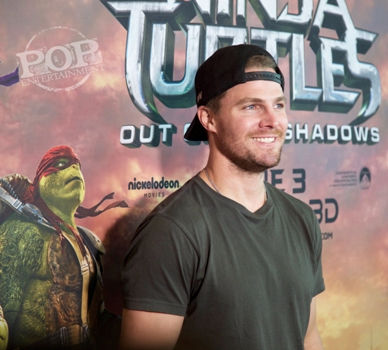 Stephen Amell at the Philadelphia premiere of "Teenage Mutant Ninja Turtles: Out of the Shadows" Photo by Nick Bergmann.