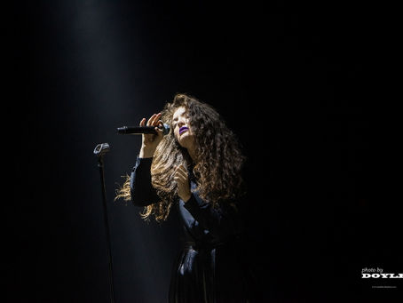Lorde - Roseland Ballroom - New York (A PopEntertainment.com Concert Photo Album)