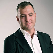 Yaniv, a master guide in Jerusalem working with Mr. Feinschmecker Ltd.