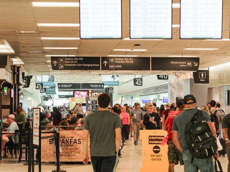 Largas filas y retrasos en aeropuertos de EE. UU. por cierre del Departamento de Seguridad Nacional